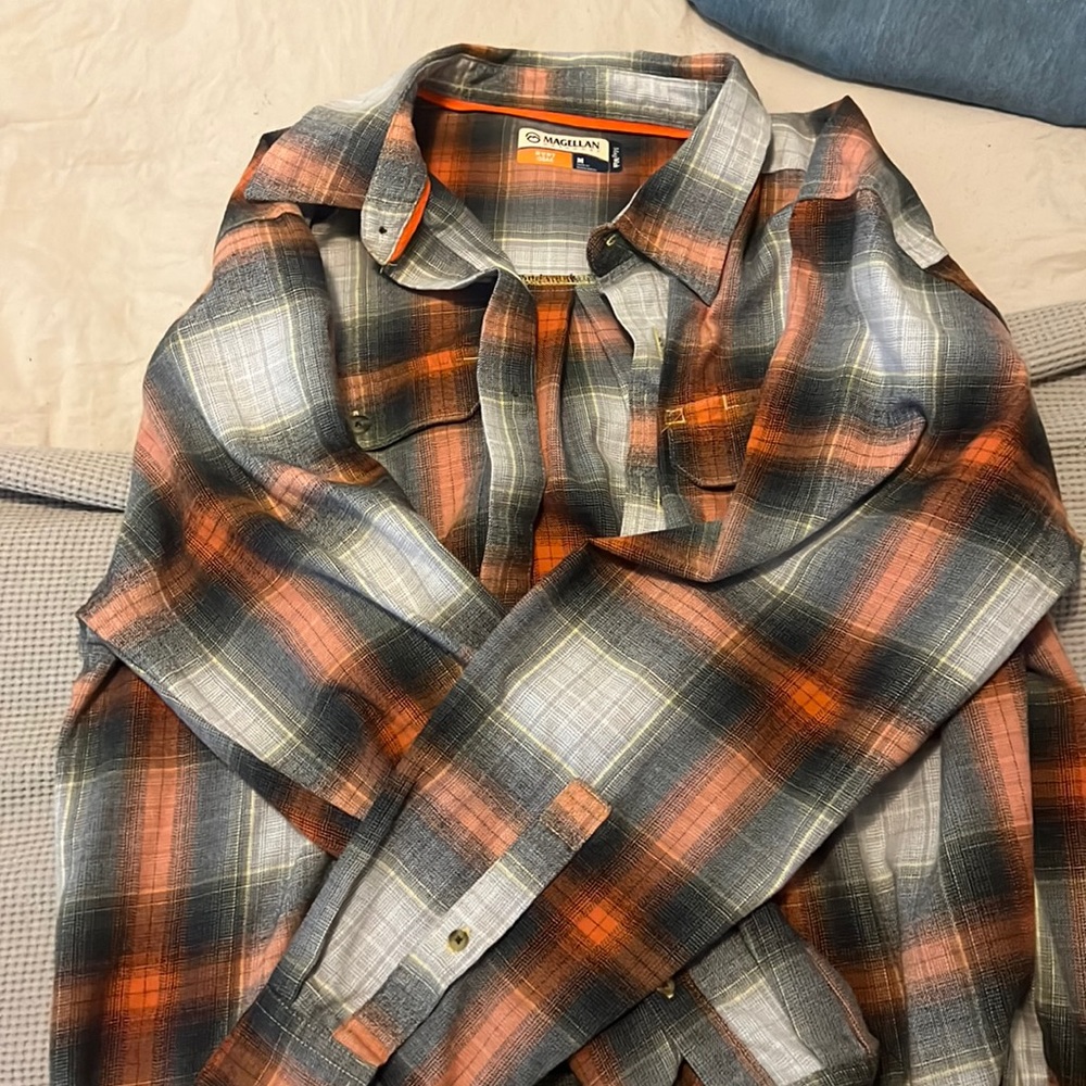 magellan men’s flannel size M